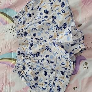 Janie and Jack Girl short, size 12, giraffe print( white. Blue. Yellow)